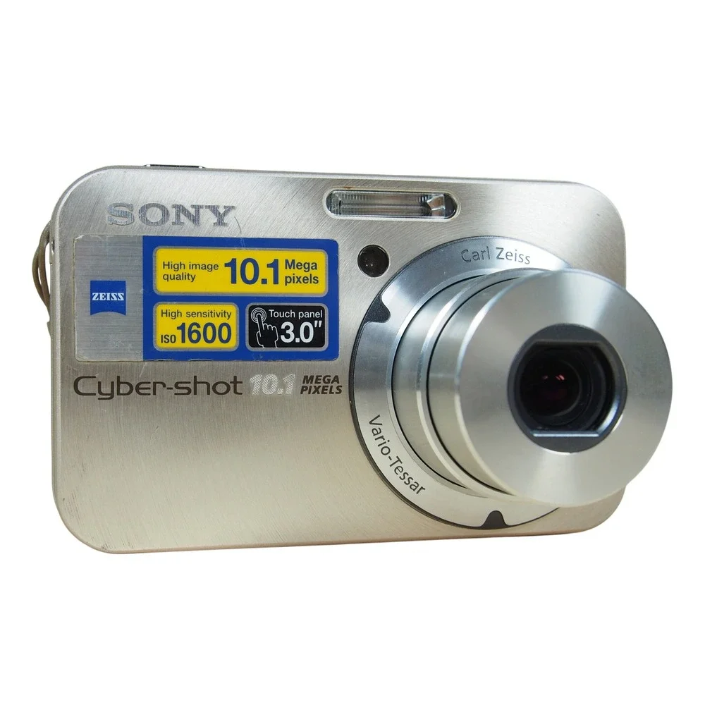 Sony CyberShot DSC-N2 10.1MP Digital Camera Bundle Silver w/Charger +‎ Battery